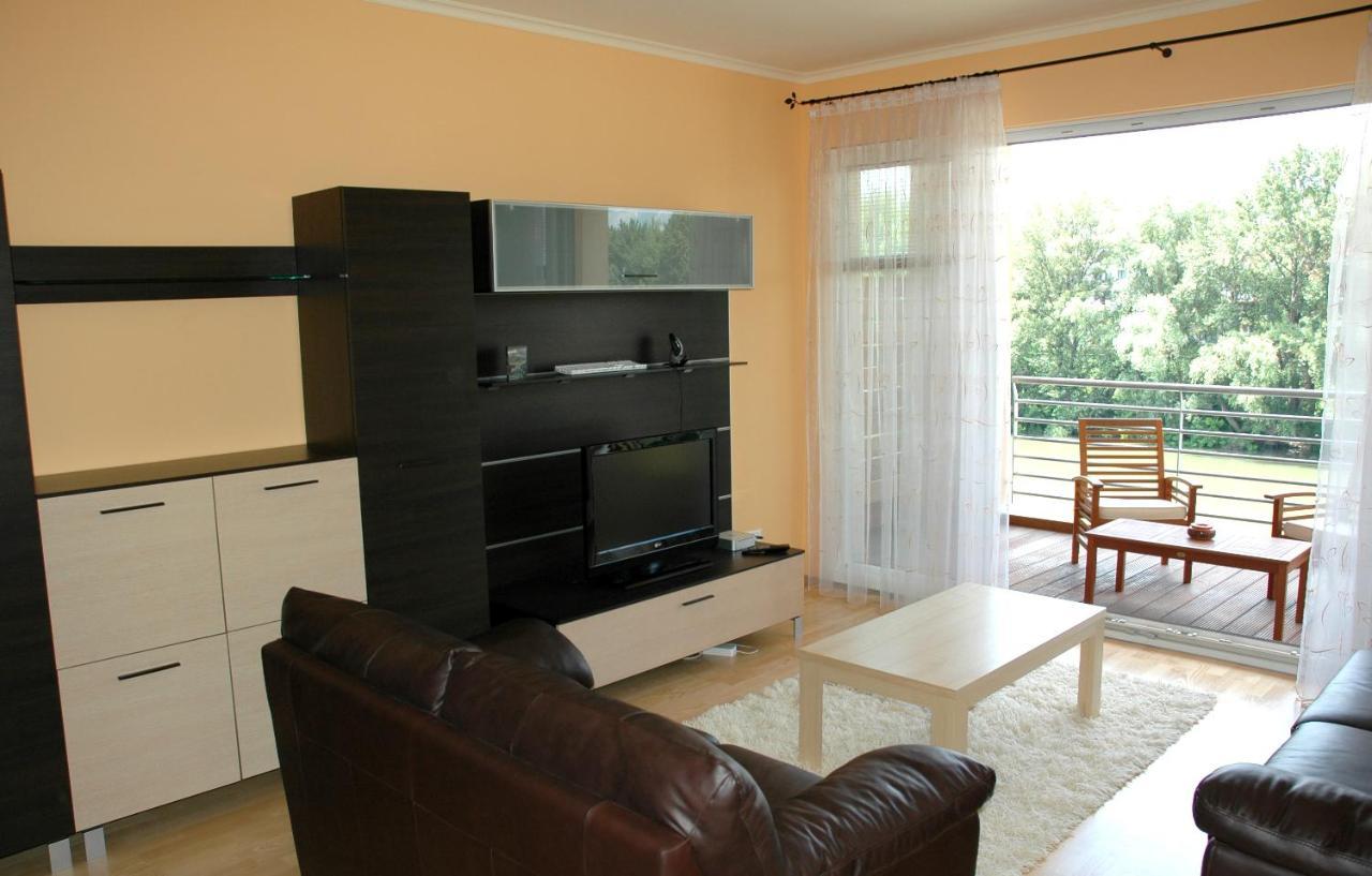 Dunalux Apartman Győr Buitenkant foto