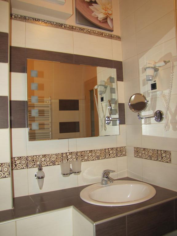 Dunalux Apartman Győr Kamer foto